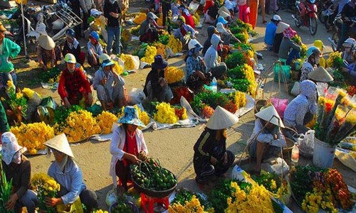 Những phiên chợ Tết độc đáo của người Việt nhất định không thể bỏ qua ở Hà Nội