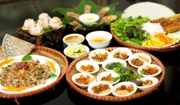 Ăn gì ở Huế ? Top 5 đặc sản nhất định phải thử khi đến Huế