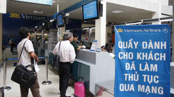 Quầy tự làm thủ tục check in tự động của Vietnam Airlines dành cho hành khách không có hành lý ký gửi