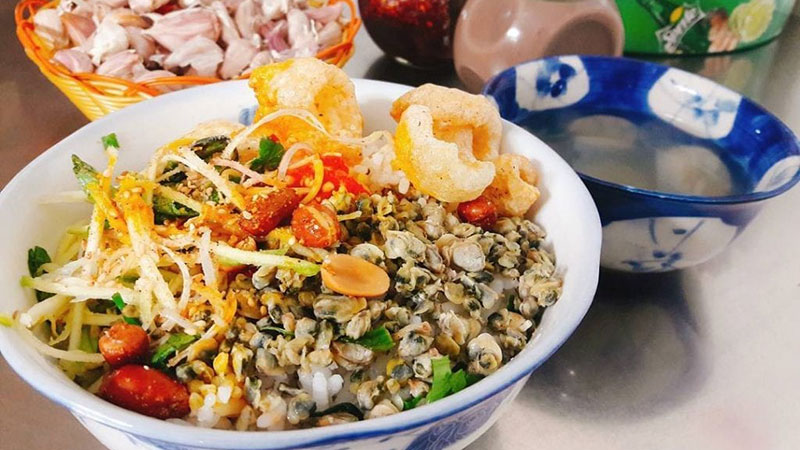 Cơm hến - Món ăn đậm đà phong vị xứ Huế