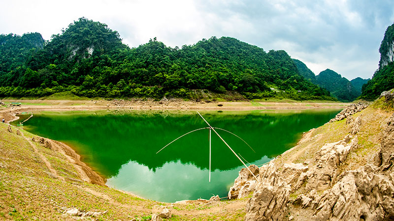 Hồ Thang Hen được mệnh danh là tuyệt tình cốc ở Cao Bằng