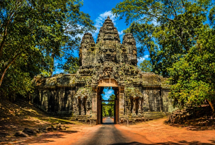 Kiến trúc đồ sộ của cổng Nam Angkor Thom