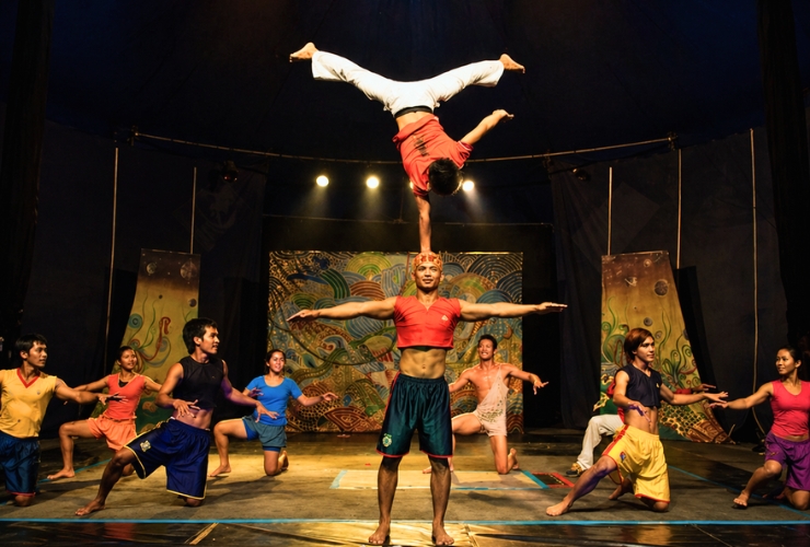 Đắm mình trong không khí sôi động của Phare Circus ở Siem Reap