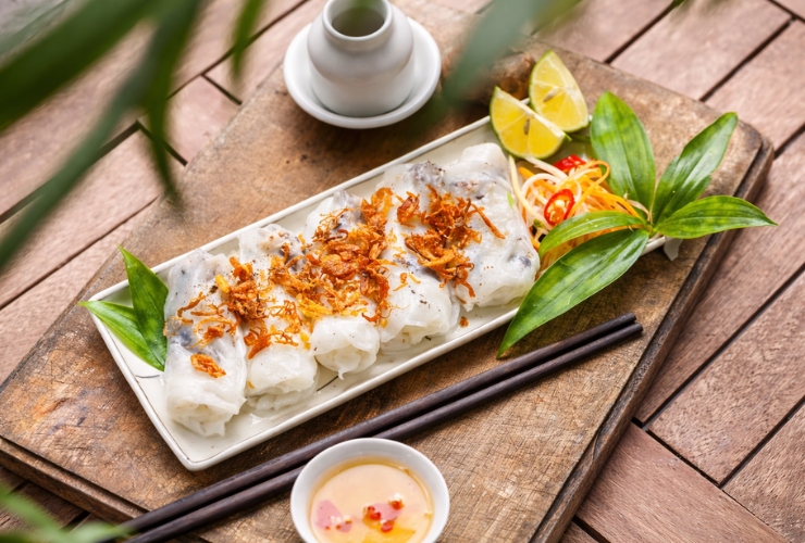 Thưởng thức bánh cuốn Hà Nội - Món ăn nhẹ nhàng, thơm ngon đặc trưng