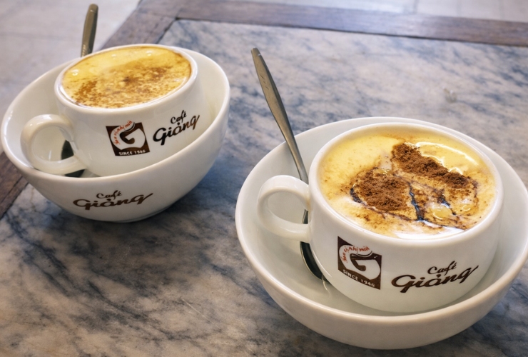 Thư giãn với cà phê trứng béo mịn