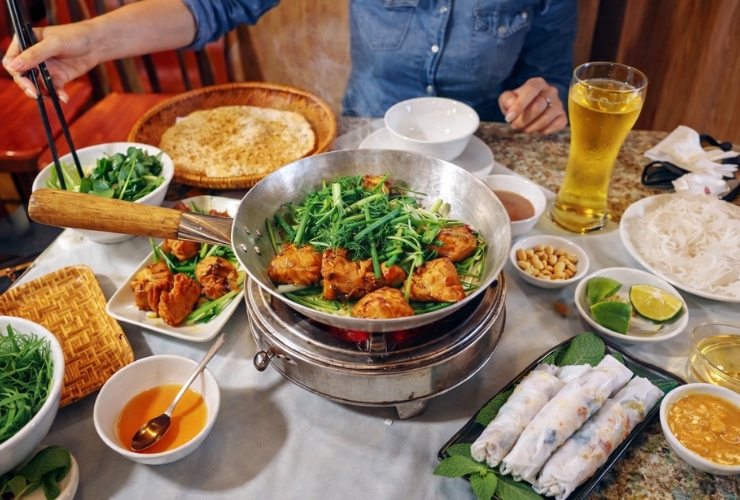 Trải nghiệm ẩm thực trọn vẹn cùng chả cá Hà Nội