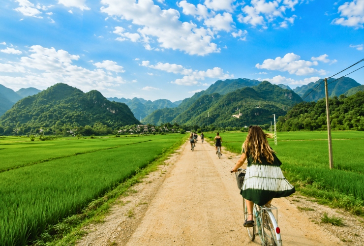 Khám phá Mai Châu bằng xe đạp giữa núi rừng và ruộng lúa