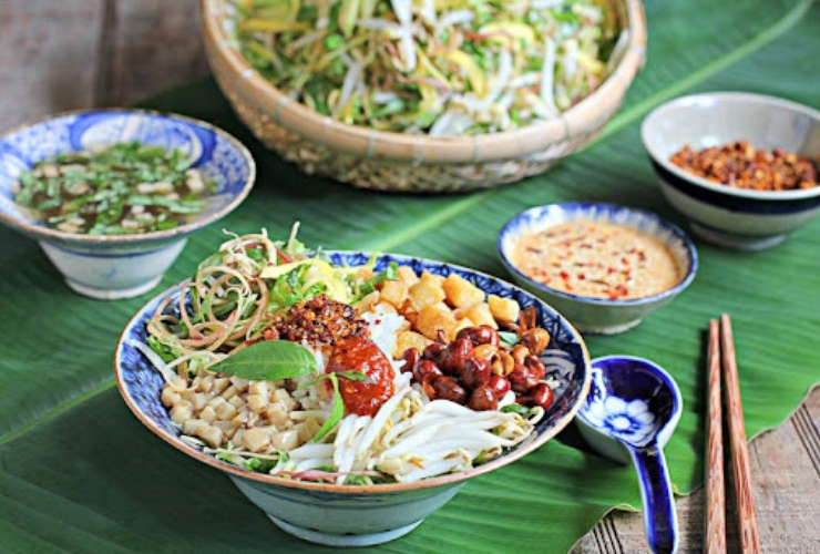 Truyền thống ẩm thực Huế: Thưởng thức món Cơm Hến