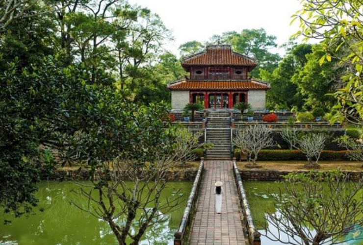 Hành trình khám phá vẻ uy nghi của lăng tẩm hoàng gia Huế