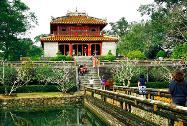 Giữa tâm linh và lịch sử – hành trình khám phá lăng tẩm Huế