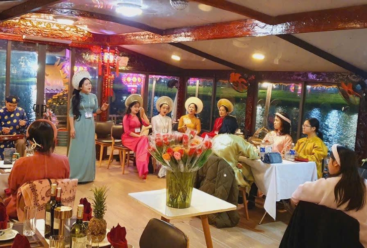 Không gian thơ mộng của ca Huế trên sông Hương – Trải nghiệm đêm đầy cảm xúc