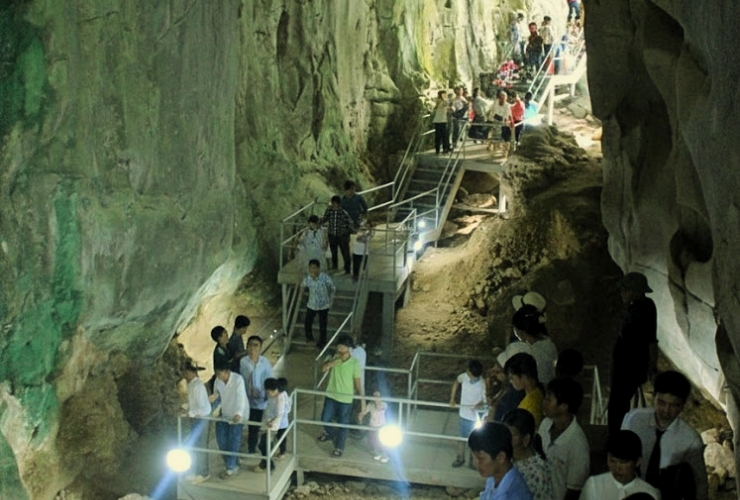 Đắm mình trọn vẹn trong thiên nhiên ở Hang Con Moong