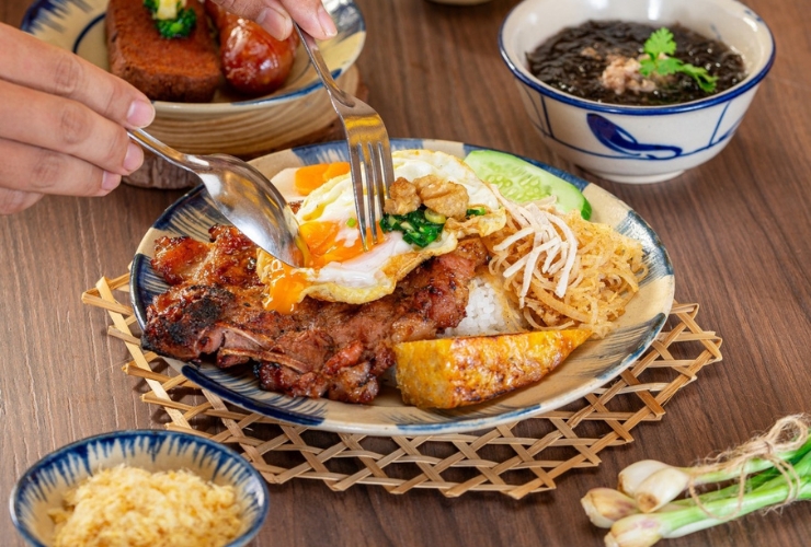 Tới Sài Gòn nhất định phải thử cơm tấm