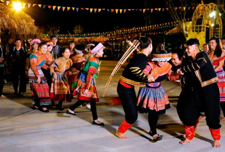 Một buổi tối văn hóa tại chợ Tình Sapa