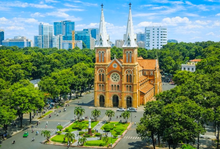 Giữa di sản kiến trúc thuộc địa và biểu tượng đô thị tại Nhà thờ Đức Bà Sài Gòn