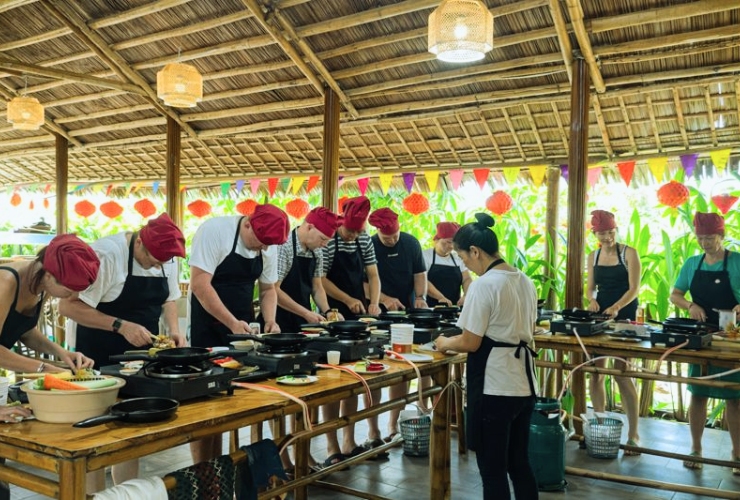 Ẩm thực miền Trung: Học nấu, thưởng thức và hiểu văn hóa địa phương