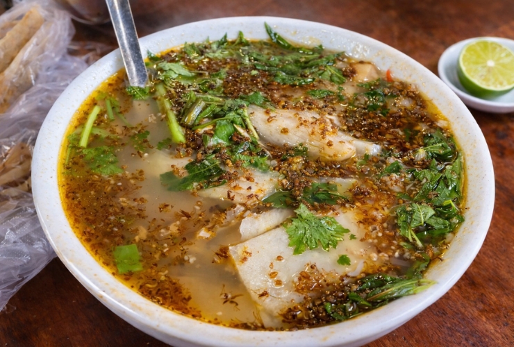 Canh chua kiến vàng - Hương vị bất ngờ của ẩm thực Tây Nguyên Việt Nam