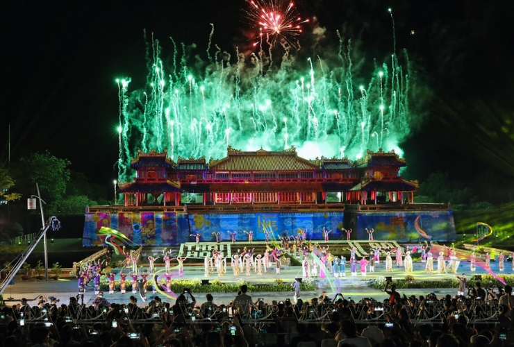 Festival Huế - Trải nghiệm đêm hội rực rỡ và lung linh