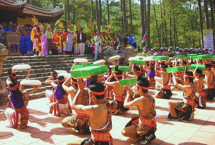 Trải nghiệm không khí cuộc thi gói bánh chưng, bánh dày trong dịp Giỗ Tổ Hùng Vương