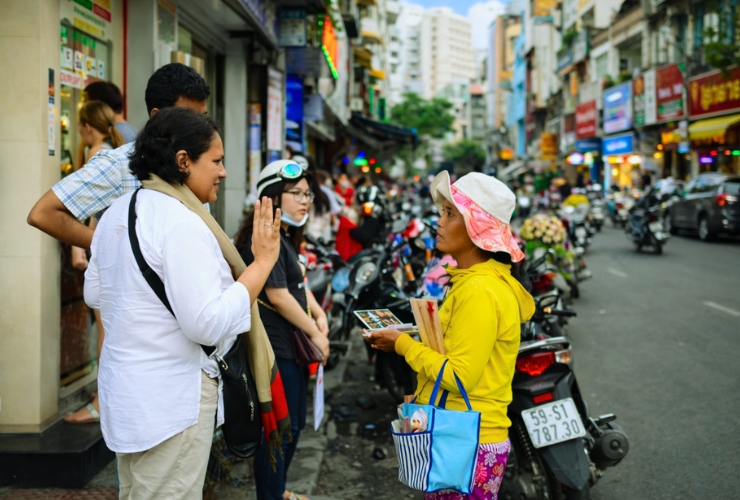 Tình trạng mời chào ở khu du lịch