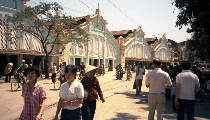 Khám phá chợ Đồng Xuân: Kinh nghiệm du lịch chợ Đồng Xuân từ A - Z