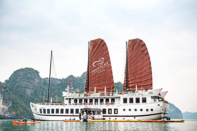 Du thuyền Treasure trên vịnh Hạ Long | 2 ngày 1 đêm