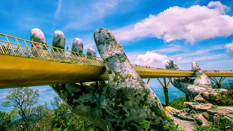 Cầu Vàng Đà Nẵng - Dải lụa bồng bềnh giữa mây trời