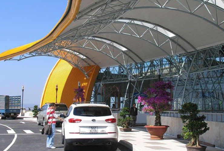 Bạn có thể bắt taxi để di chuyển thẳng đến khách sạn ở Đà Lạt