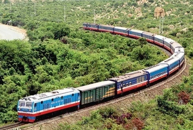 Hãy trải nghiệm ít nhất một lần trong đời chuyến tàu từ Hà Nội vào đến miền trung đất nước