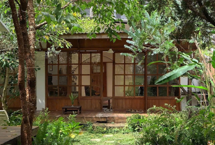 Một góc sân vườn của Én nè homestay