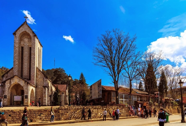 Kiến trúc Gothic của Nhà thờ Đá – Điểm đến không thể bỏ qua ở Sapa