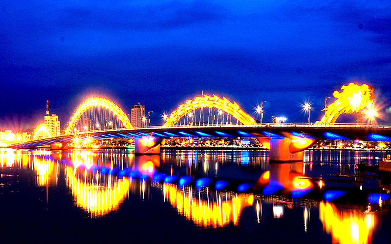 Cầu Rồng Đà Nẵng đẹp lung linh về đêm