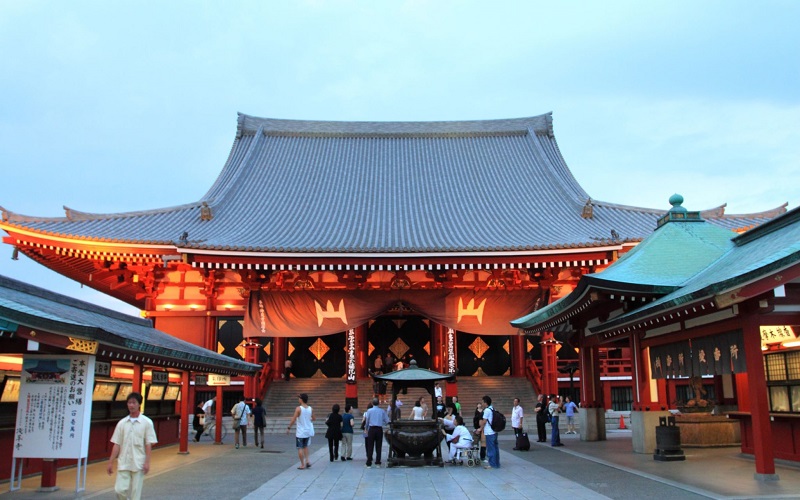 Đền thờ Asakusa Kannon - Ngôi đền cổ nhất tại Tokyo