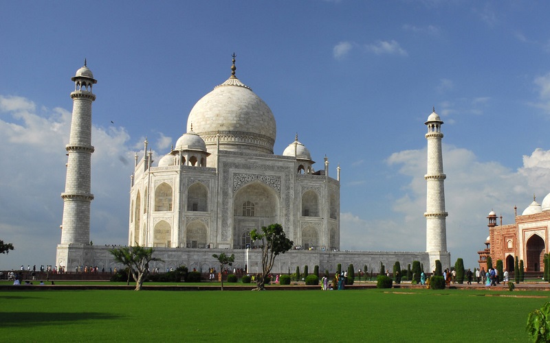 Đền Taj Mahal - Đền thờ nổi tiếng nhất ở xứ sở phật giáo Ấn Độ
