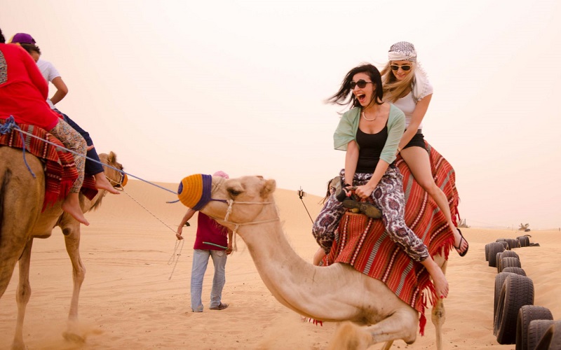 Safiri Tour - Chương trình tour du lịch khám phá sa mạc hấp dẫn ở Dubai