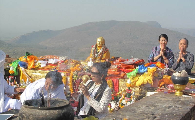 Du lịch hành hương tới Đỉnh Núi Linh Thứu - Ấn Độ