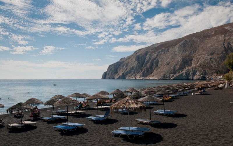 Black Beach - Bãi biển xinh đẹp nổi tiếng ở Hy Lạp