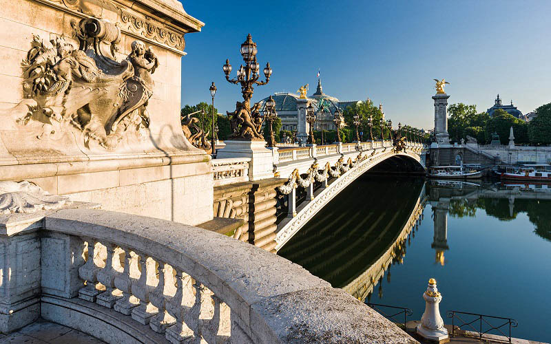 Cầu Alexander IIi - Một trong những cây cầu đẹp nhất của thủ đô Paris