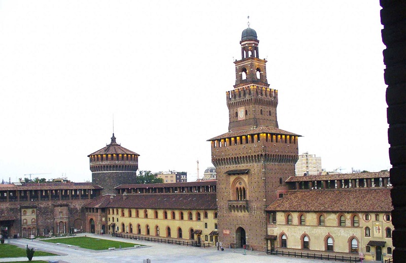 Lâu đài Sforzesco - Lâu đài với kiến trúc độc đáo ở Italia
