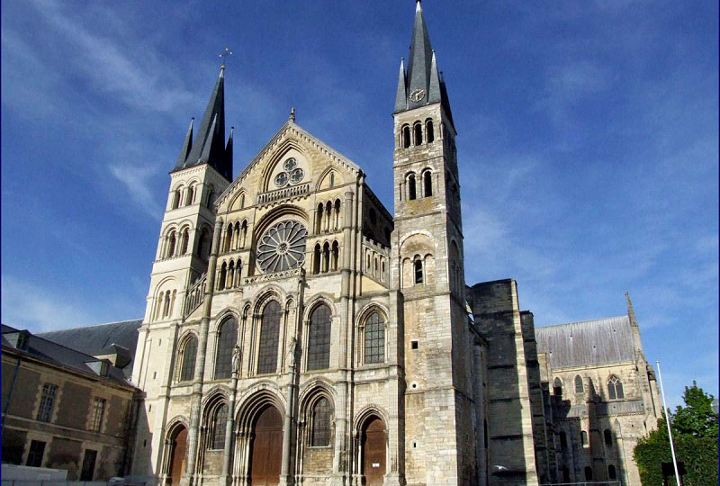 Nhà thờ Saint Remi - Một tu viện có niên đại từ thế kỷ thứ 10 