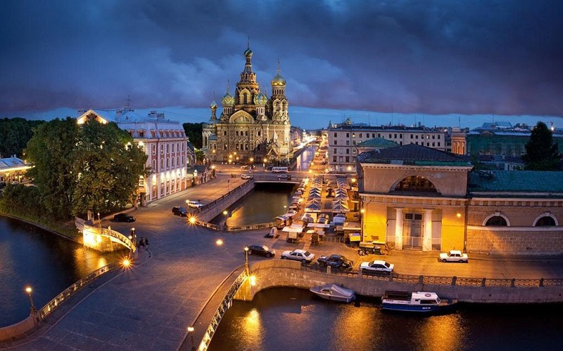 Vẻ đẹp của thành phố Saint Peterburg về đêm
