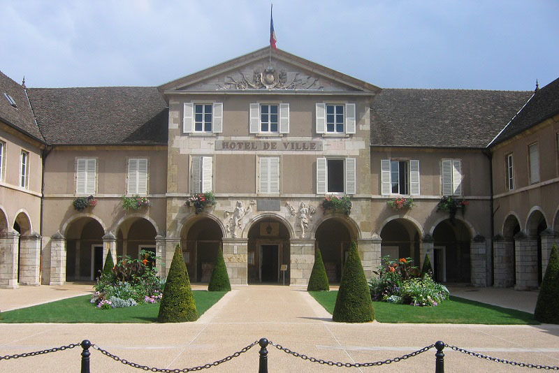 Tham quan thành phố Beaune - Một trong những nơi sản xuất rượu vang nổi tiếng nhất ở Pháp