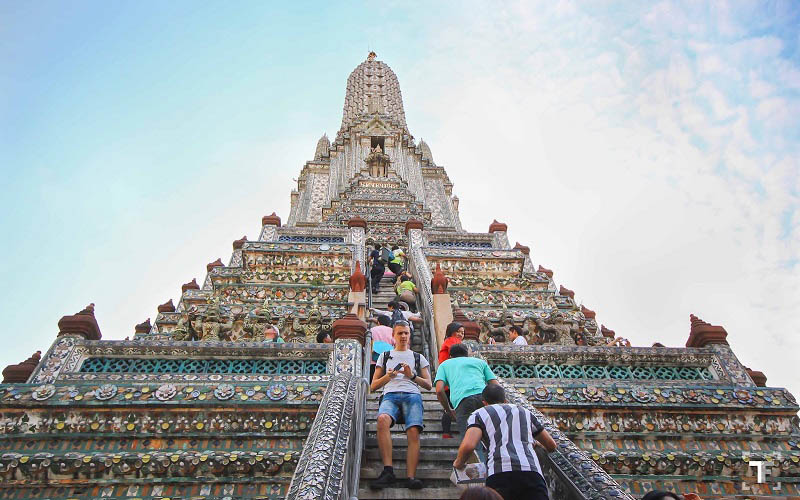 Chùa Wat Arun nổi tiếng ở Bangkok