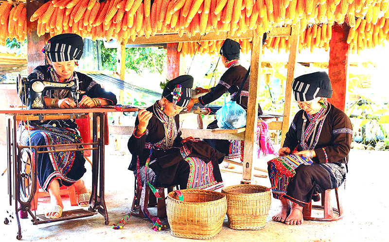 Dân tộc Lự tại bản Hon - Lai Châu