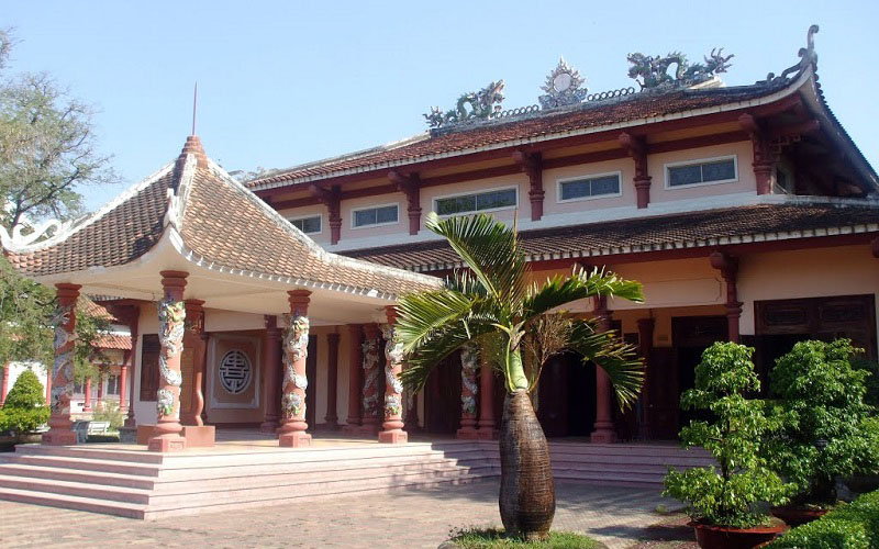 Điện thờ tây Sơn Tam Kiệt
