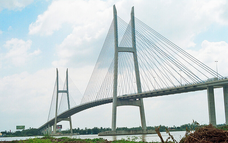 Du khách sẽ được ngắm nhìn cầu treo Mỹ Thuận 