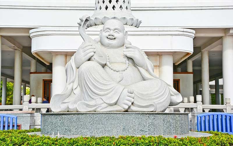 Chùa Maha Vihara Duta - nơi có tượng Phật Di Lạc khổng lồ