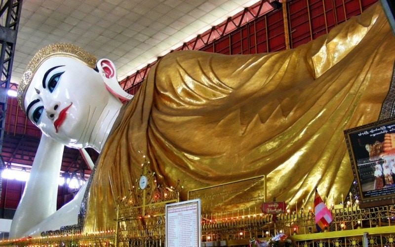 Bức tượng Phật nằm khổng lồ thu hút khách du lịch