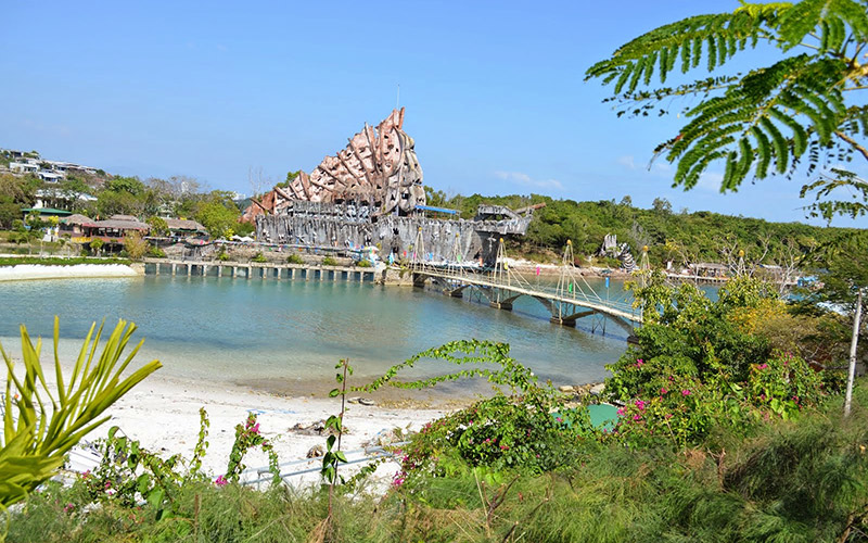 Hồ Cá Trí Nguyễn - hồ cá lớn nhất ở Việt Nam với nhiều loại động thực vật phong phú của biển