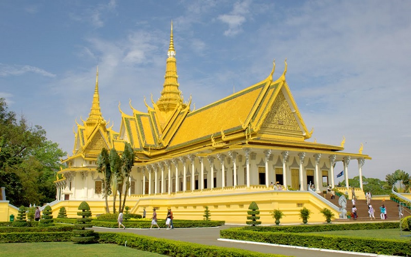Hoàng cung lộng lẫy của vua Campuchia nằm giữa lòng thủ đô Phnôm Pênh